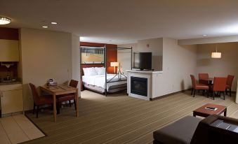 Hawthorn Suites by Wyndham Erie