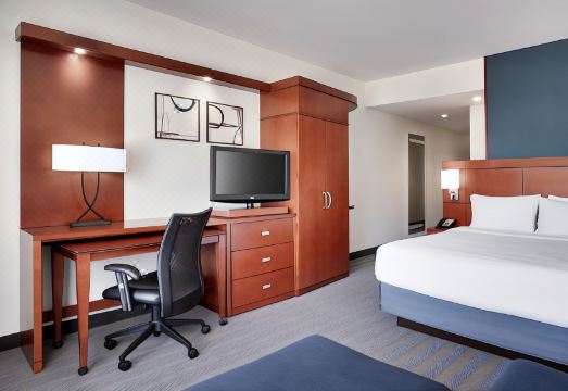 코트야드 휴스턴 나사/클리어 레이크 야외 수영장