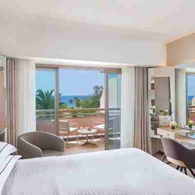Four Seasons Hotel Rooms
