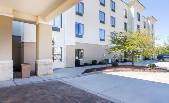 Comfort Inn and Suites
