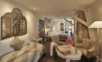 Hotel les Glycines and Spa 4 Stars Hotels in Rouffignac-Saint-Cernin-de-Reilhac