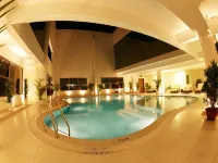 Aurora Hotel Plaza - piscina