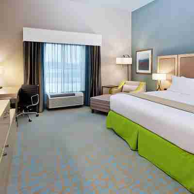 Holiday Inn Express & Suites Warner Robins North West Rooms