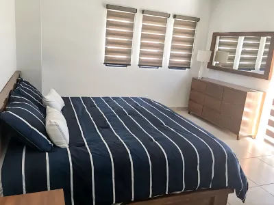 Big House Pool  Grill, 4 Bedrooms 12 Ppl AC Ocean View TV Wifi