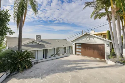 Bright Whittier Home w/ Pool Table + Spacious Deck