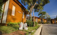 111 Resort and Spa Hoteles cerca de Wat Chanthanaram