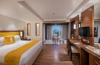 BloomSuites l Ahmedabad Hotels in der Nähe von Cashmere Art Collection