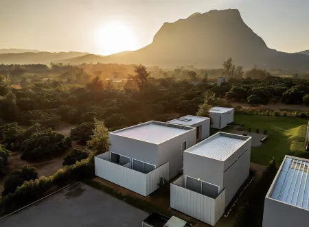 Mist Villa Отели рядом с достопримечательностью «Wat Cham PI»