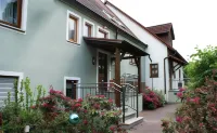 Pension Hessenmühle Hotels in Neuendettelsau