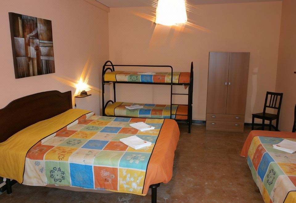 Airport Pisa Rooms - Housity