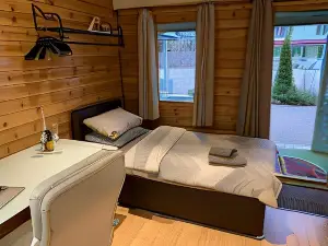 Southernwood - Garden Lodge 6