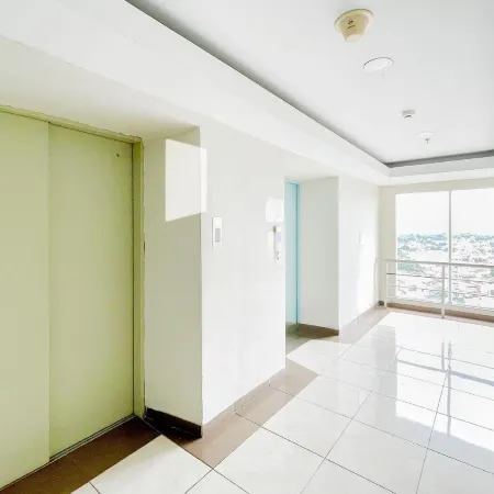 RedLiving Apartemen Green Lake View Ciputat - Aurora Rooms