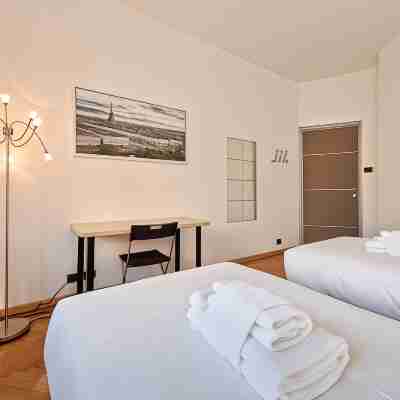 Vanchiglietta Colourful Apartment Rooms