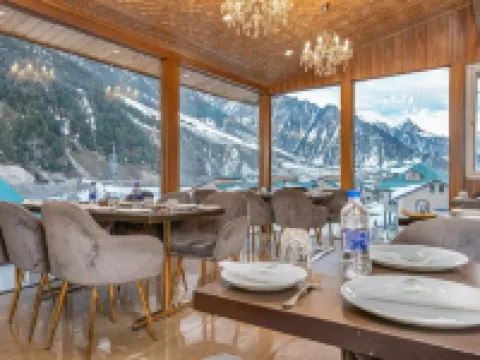 Snowland Resort & Spa - Riverfront Hotéis em Ganderbal