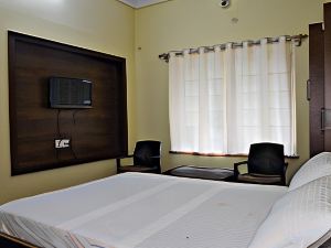 Jhargram Eshani Hotels and Guest House