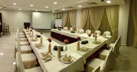 Al Diyar Hotel Hotels in Hayy At-Turath