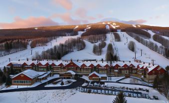 Grand Summit Resort