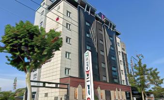 7. 충주 호텔 발리..