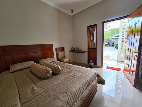 Kaliu Kostel Pacitan Hotel di Pacitan