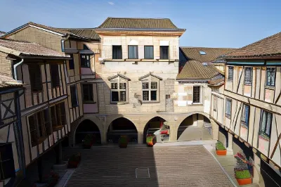 Hotel des Consuls فنادق في Brens