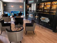 Hotel le Cardinal Rueil Centre Hotel di Rueil-Malmaison