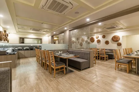 Pride Biznotel Sasan Gir Отели в г. Gir Somnath