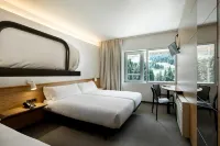 Alp Hotel Masella فنادق في La Molina-Alp