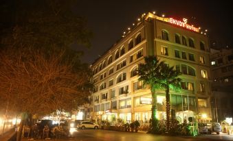 Envoy Continental Hotel