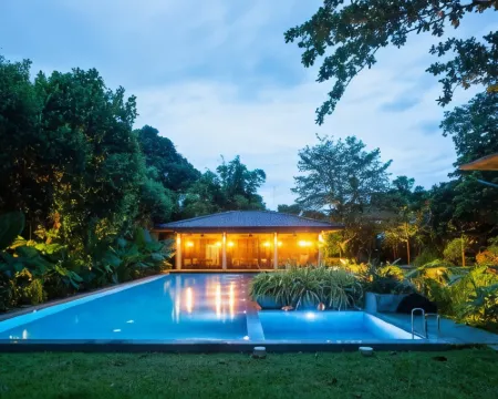 The Henry Resort Dumaguete Hotels in Dumaguete