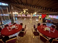 Yucel Hotel - parking