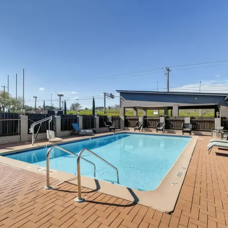 Orangewood Inn and Suites Midtown