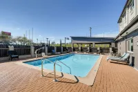 Orangewood Inn and Suites Midtown