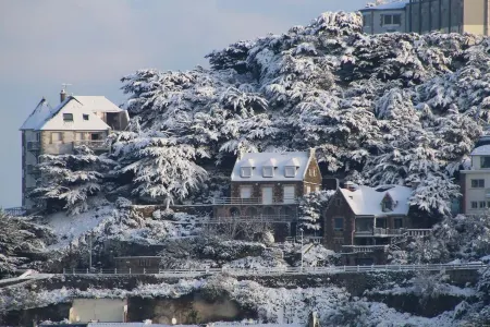 250 ° panoramic sea view from the 10 windows !! Classified furnished with 4-star tourism. Отели в г. Пленёф-Валь-Андре