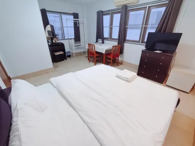 Mitr Inn HuaHin Beach Hotell i Nong Phlap