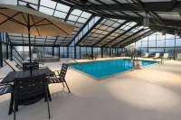 La Quinta Inn & Suites by Wyndham Meridian - Pools