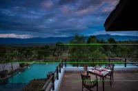 The Serai Bandipur - Pools