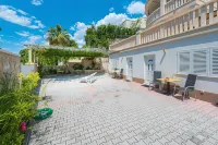 Villa Borna Apartments Hotels in Lozica