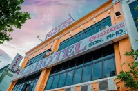 Ghazrin's Garuda Hotel Hotel a Larkin