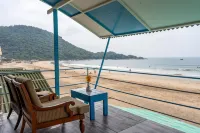The Tito's Blue Sky Beach Resort - bar
