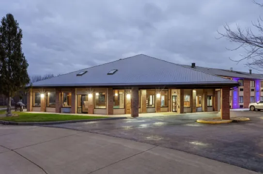 Days Inn by Wyndham Wooster