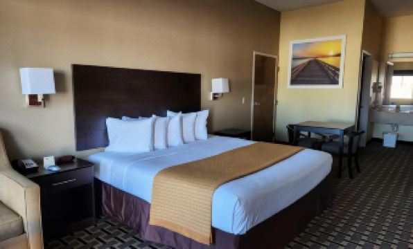 Days Inn by Wyndham Baytown East