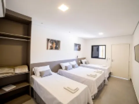Pousada Cadiz - Piscina Climatizada โรงแรมในเบอร์ติโอก้า