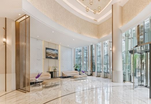 다막 메종 로얄 디스팅션의 수영장 야경 사진