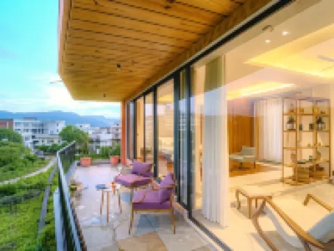 アーティサヴ ハウス アマーのホテル