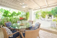 Pavilion Villa by Bluescape