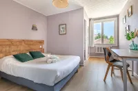 Hotel les Vieux Acacias Hotels in Gaillan-en-Medoc