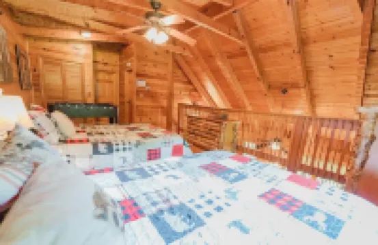 A Slice of Heaven 2 Bedroom Cabin by RedAwning