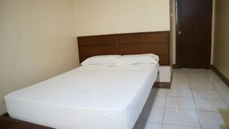 Townview Guest House Отели в г. Larena