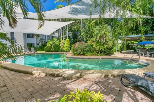 Beachfront Apartments on Trinity Beach - Beach