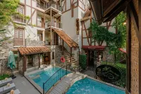 Le Charcoa Hotel - Kitchens